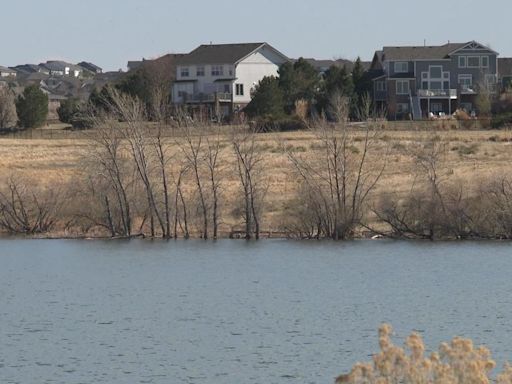 Neighbors in southeast Aurora voice concerns about fracking project to state commission