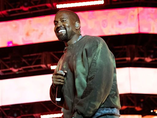 Kanye West flies to Moscow privately amid ‘financial woes’; Russian fans gather outside hotel chanting his name