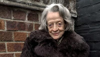 Maggie Smith, la actriz de ‘Harry Potter’ que logró revolucionar el mundo de la moda posando para Loewe a los 88 años