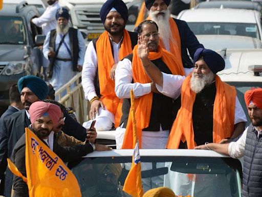 Sukhbir Badal appears before Akal Takht, hands over written explanation ‘surrendering’ to its decision