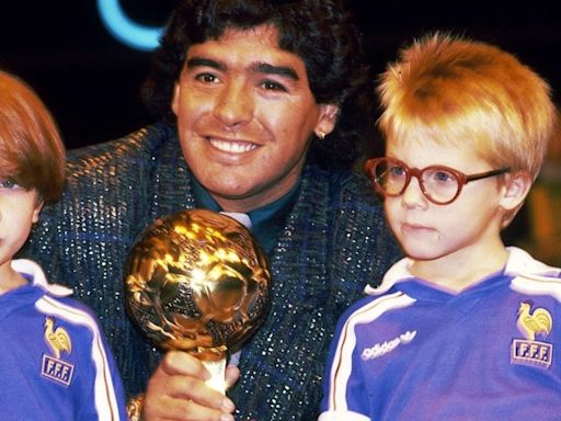 Los herederos de Maradona pidieron frenar la subasta del Balón de Oro del 86 que le robaron a Diego