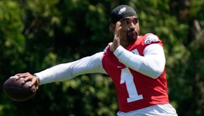 Eagles’ Jalen Hurts’ defense of Nick Sirianni was ‘disastrous’ for their relationship, host says