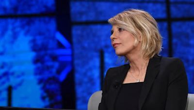 L’eleganza super costosa di Maria De Filippi: il prezzo del look è da urlo