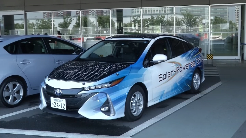 Toyota Prius PHV Солнечная батарея