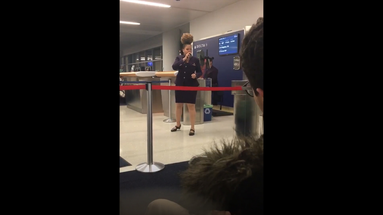 Flight attendant gives inspiring speech at JFK airport ...