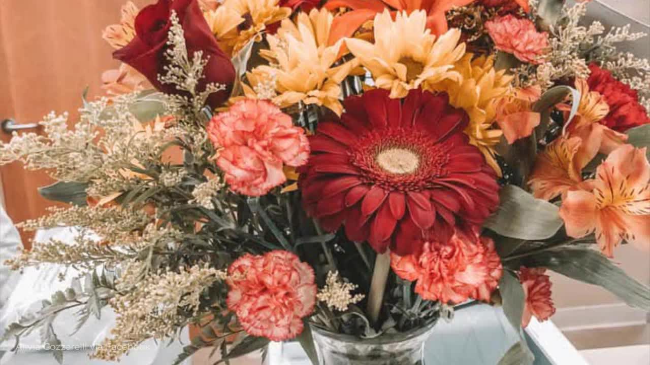 Someone Has Been Anonymously Sending Flowers To A Cancer Ward Every Monday For The Past 12 Years