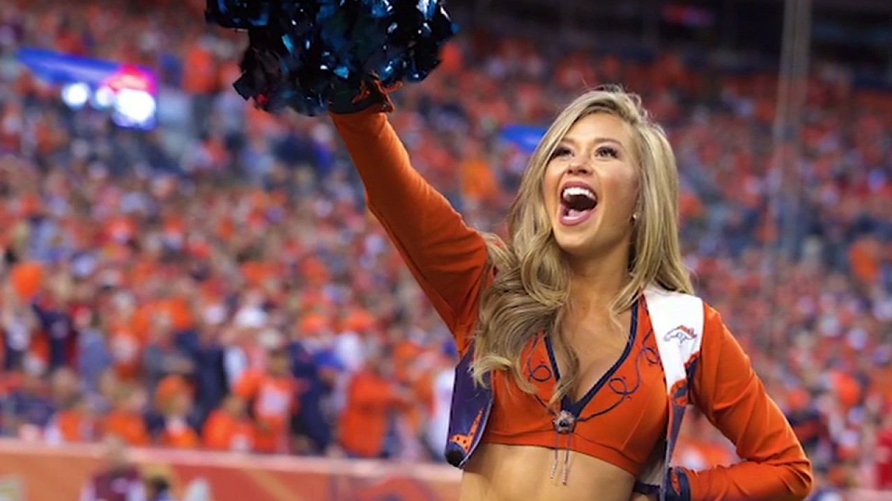 Video This Denver Broncos cheerleader is also fighting COVID-19 as an ICU  nurse - ABC News