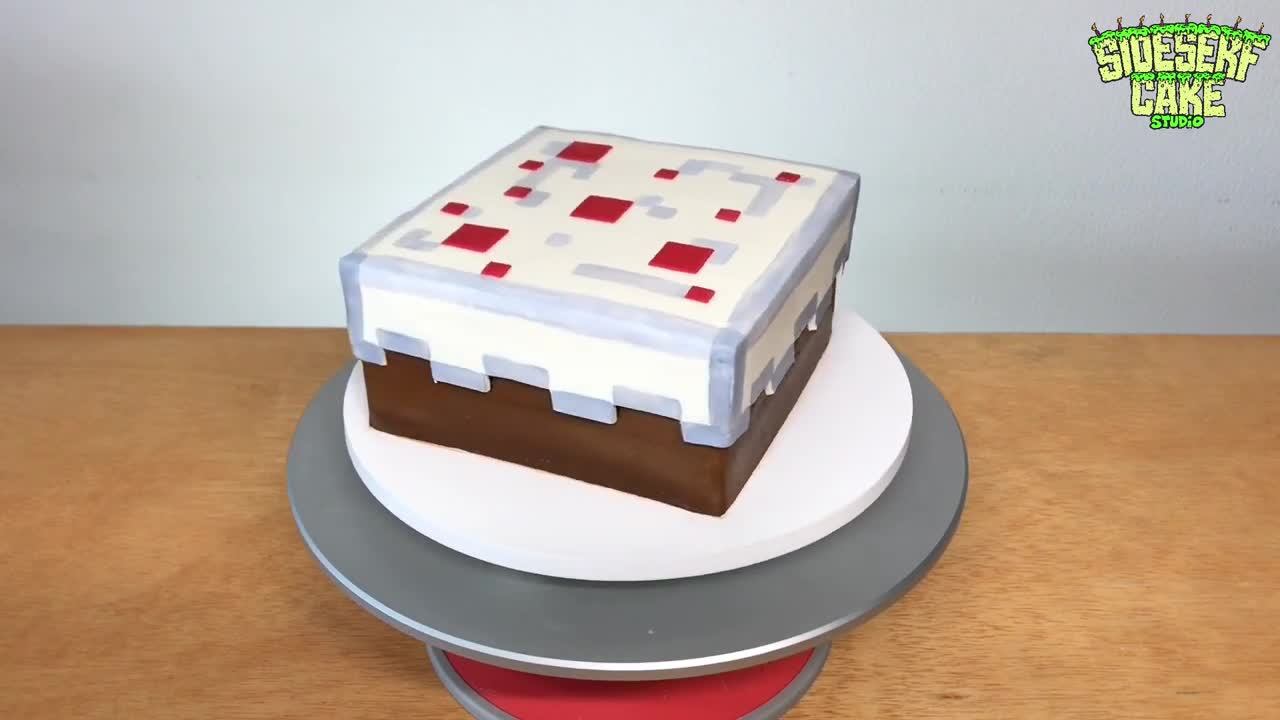 Talented baker turns pixelated Minecraft cake into a REAL cake