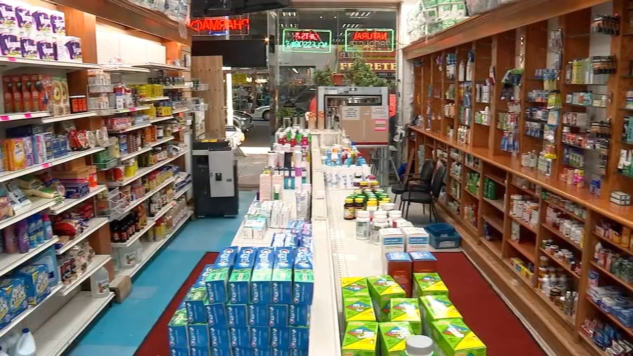 Nyc Pharmacy Reopens Week After Looters Destroy The Store - destroy nyc roblox