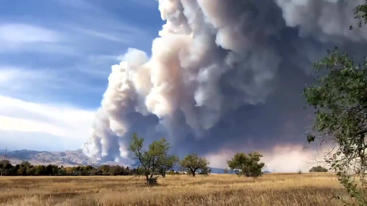 Smoke Billows From Terrifying Calwood Fire