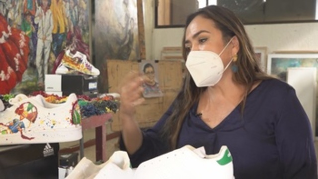 Artista Mexicana Se Reinventa Pintando Zapatilla Para El Día De Muerto 5228