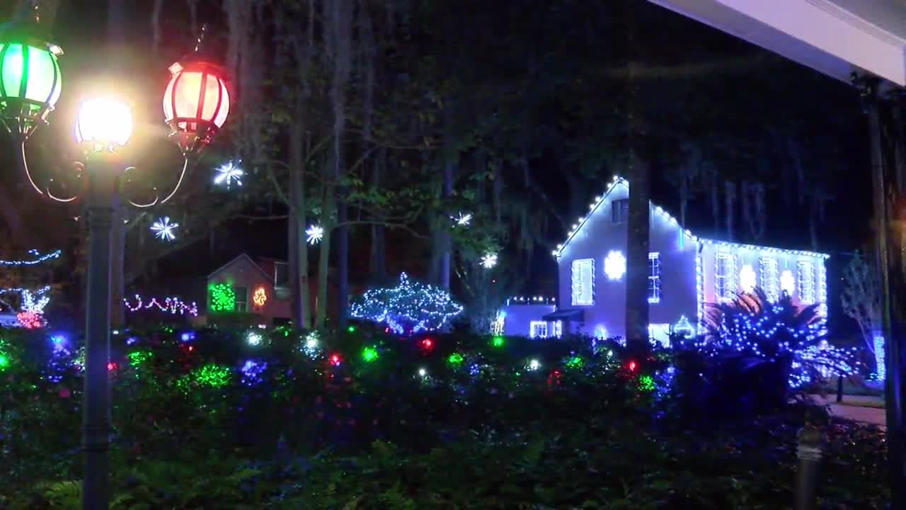 Dorothy B. Oven Park in Tallahassee debuts Christmas light display