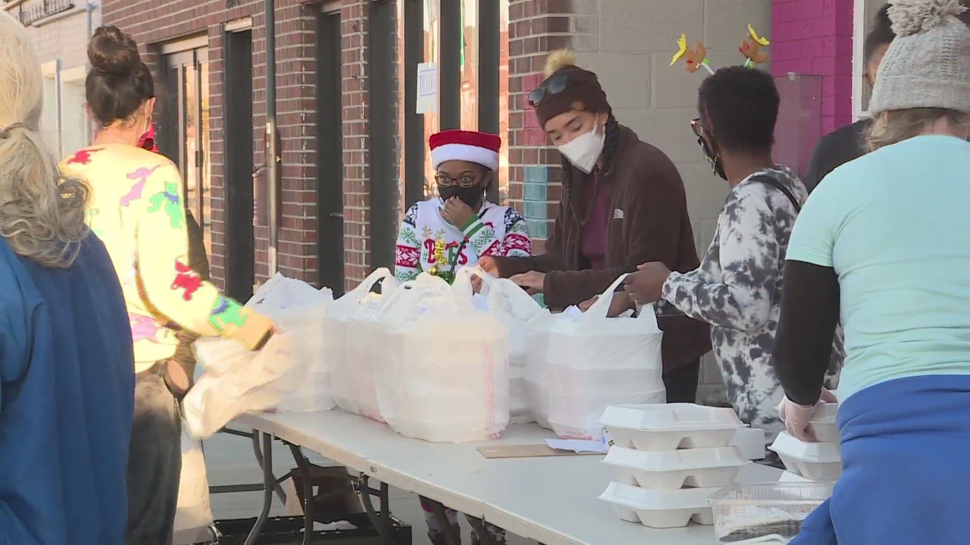Volunteers Distribute 500 Free Christmas Foods At Brother Jeff’s Cultural Heart