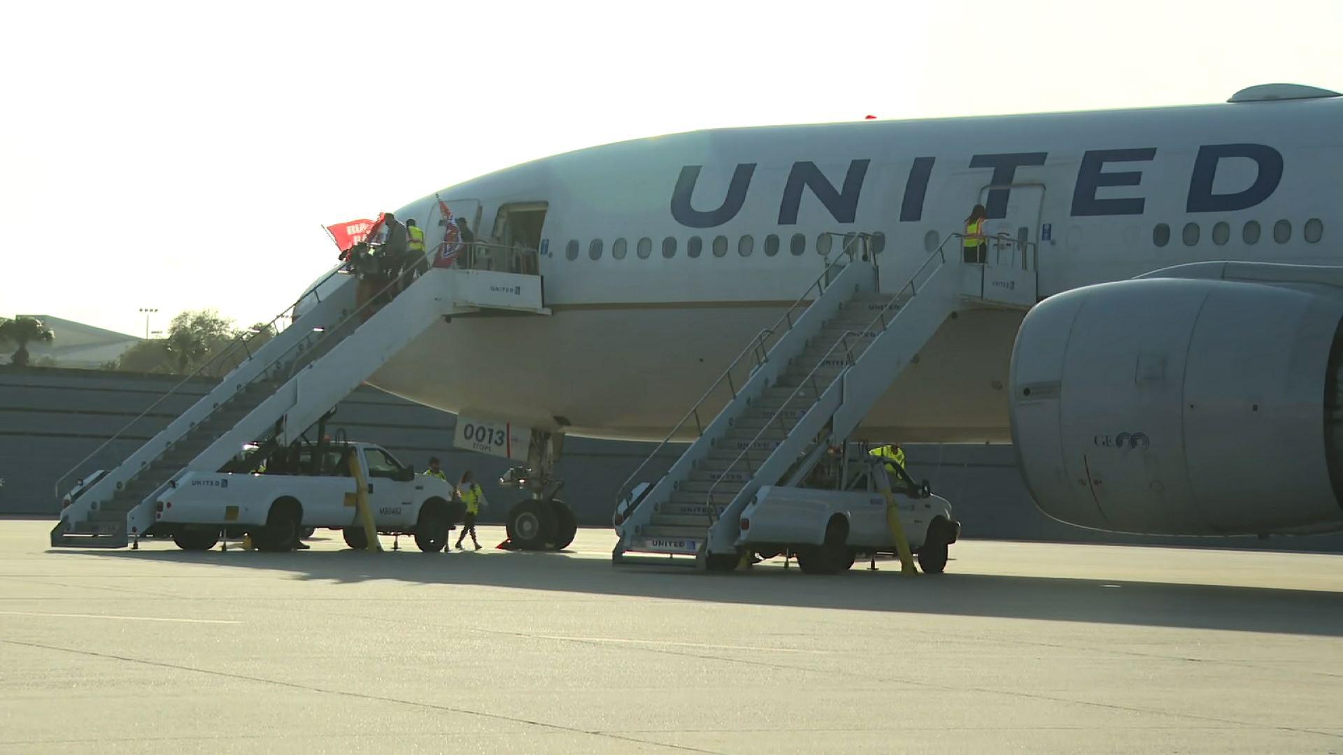 Kansas City Chiefs arrive in Tampa for Super Bowl