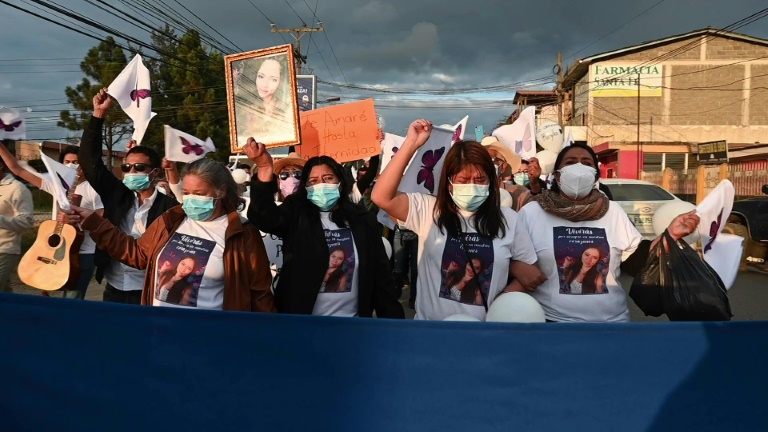 Friends, relatives of dead nurses protest in Honduras against police