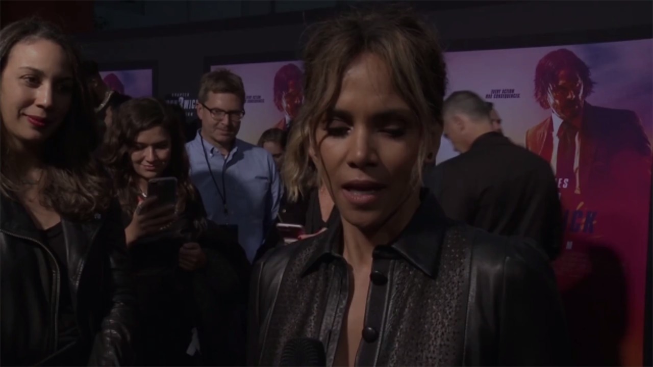 Halle Berry posted a costume without pants and high heels and it was all