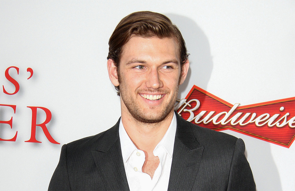 Ο Alex Pettyfer και ο Toni Garrn περιμένουν το πρώτο τους παιδί μαζί!