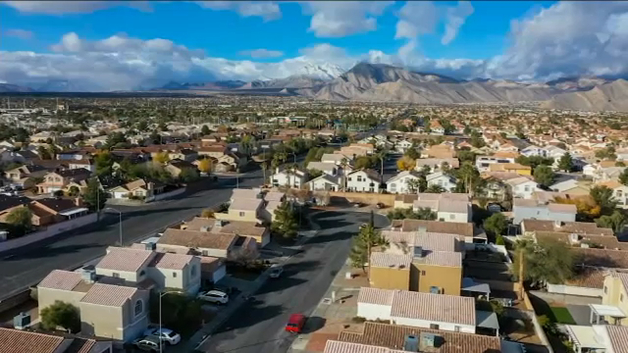 Кладбище Уильяма Сарояна в Фресно Калифорния. Mission Viejo фото города. Картинки ли Вининг, Калифорния 93541, США CA.