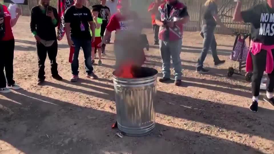Protesters burn face masks in Arizona