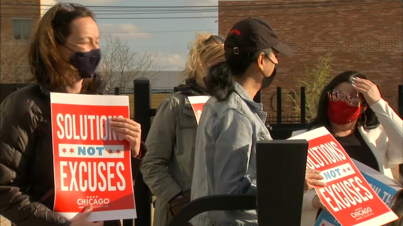 Group of CPS parents protest CTU over possible high school reopening delay