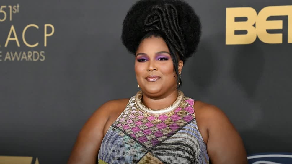 Lizzo looks like a 'baddie' in unfiltered underwear photo: 'Oops… I forgot  to Facetune these