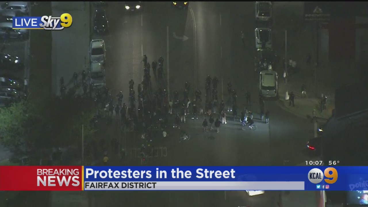 Protesters Kneel In Fairfax Intersection After Derek ...