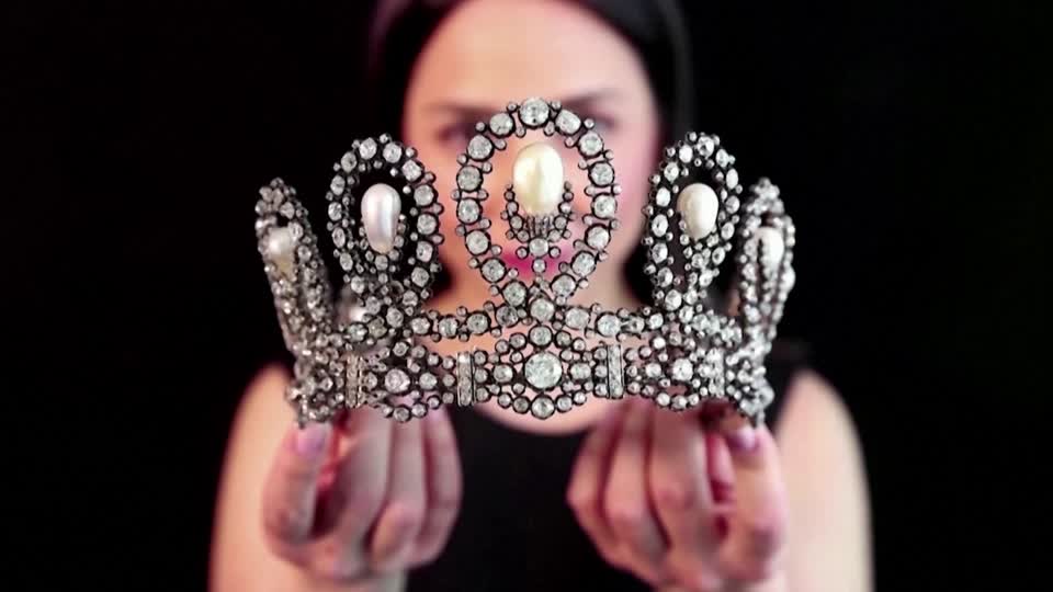 Italian royal tiara fetches $1.6 million at auction