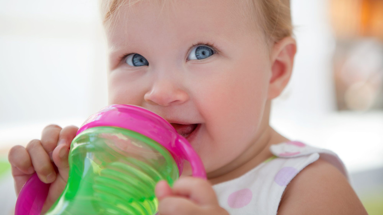 Spill-Proof Sippy Cup: Helps Your Baby Drink on Their Own