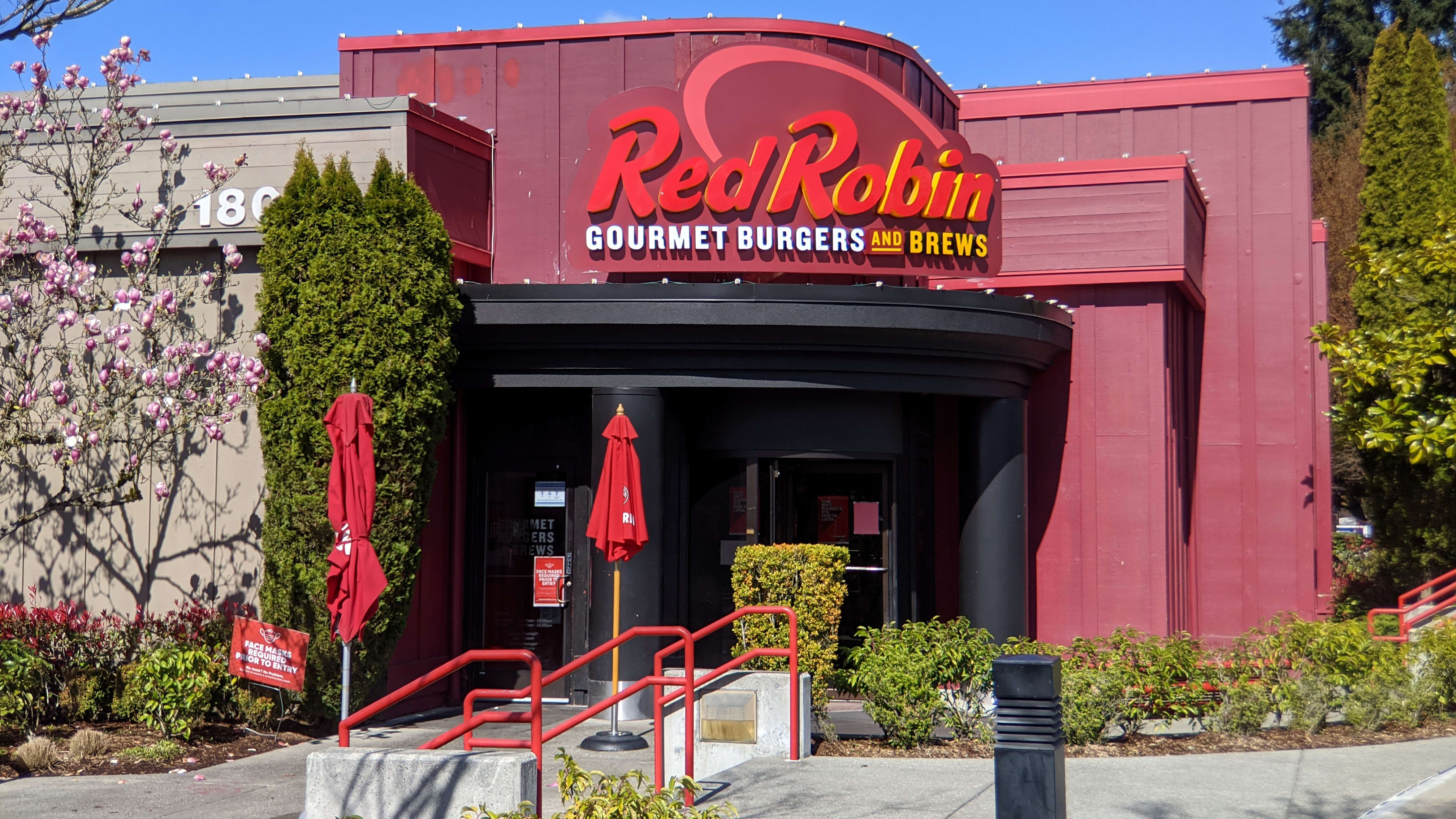 Why Burger Giant Red Robin Is Now Serving Up Pizza - red robin roblox