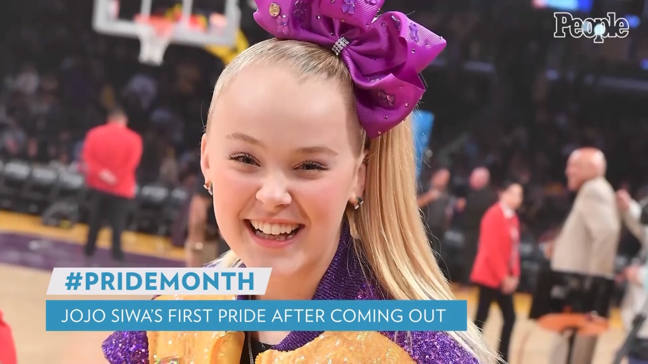 Jojo Siwa Says Shes Trying So Bad To Get Kissing Scene With A Man 6378