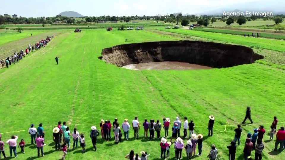 massive sinkhole in mexico