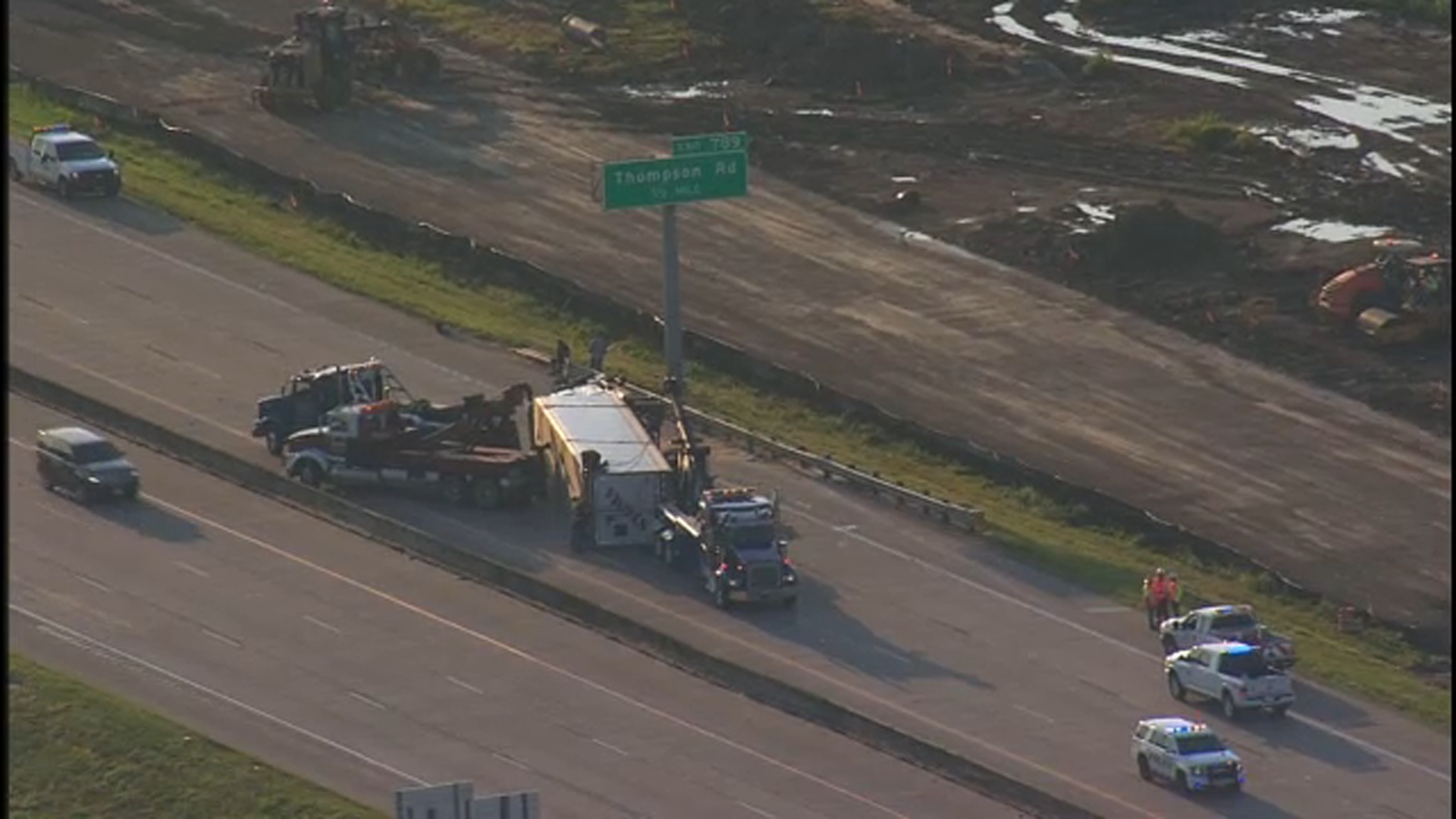 18wheeler crash causes miles of backups on eastbound I10 in Baytown