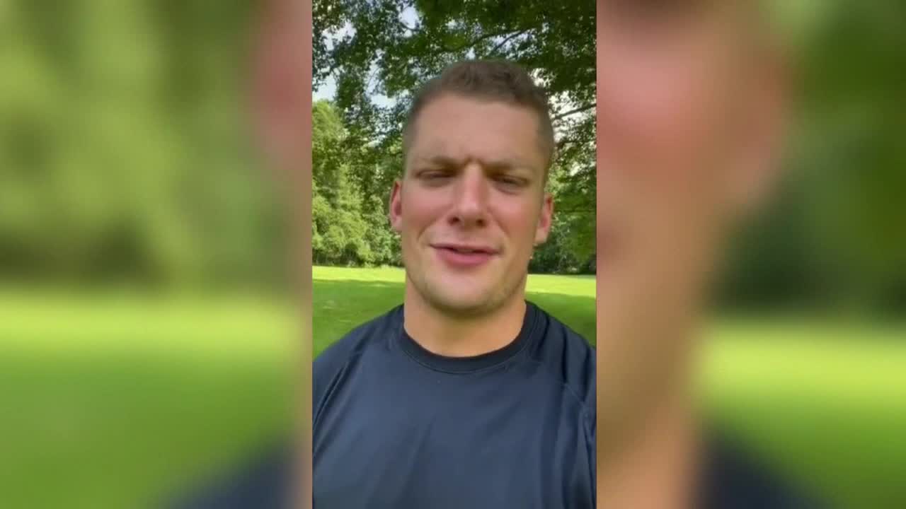 Video, NFL, Carl Nassib, jugador de Las Vegas Raiders, revela que