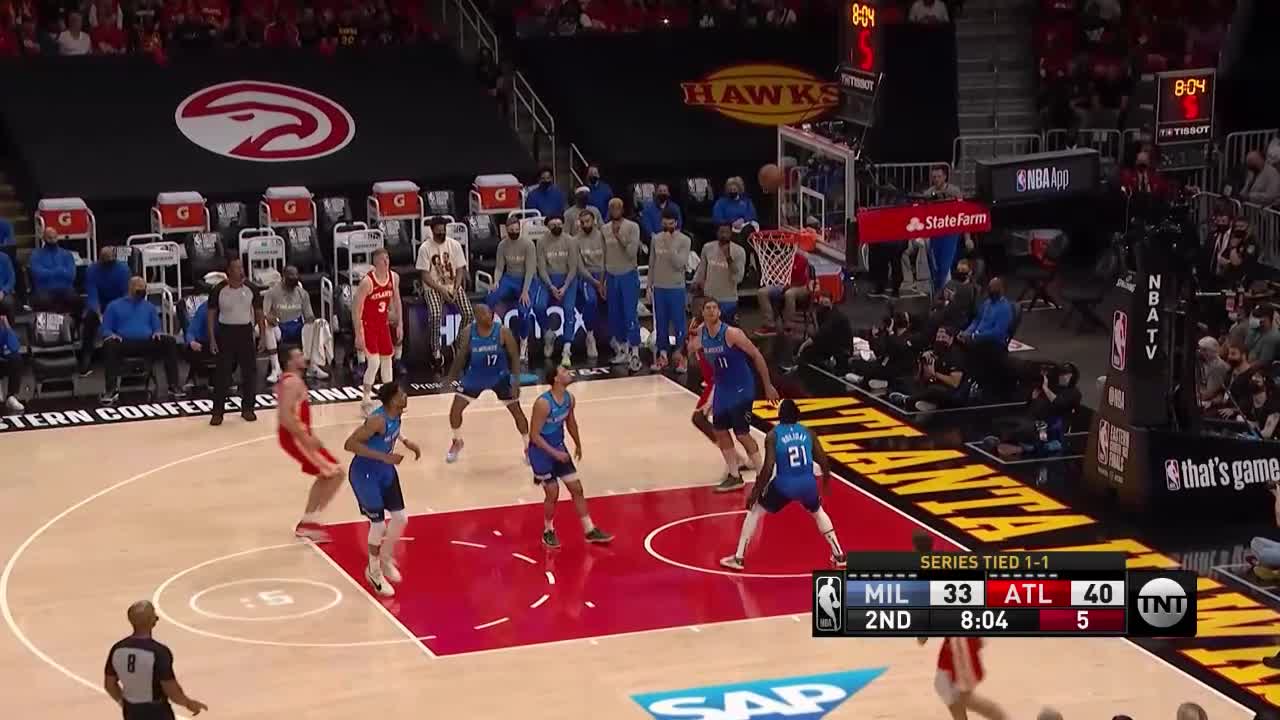 Giannis Antetokounmpo with a dunk vs the Atlanta Hawks