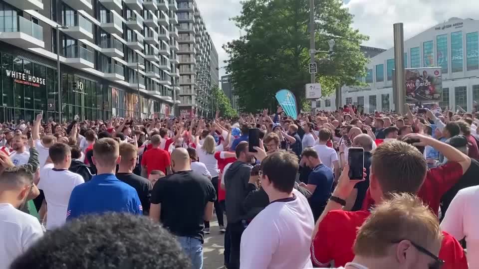 Scores turn out to watch Euro semi-final