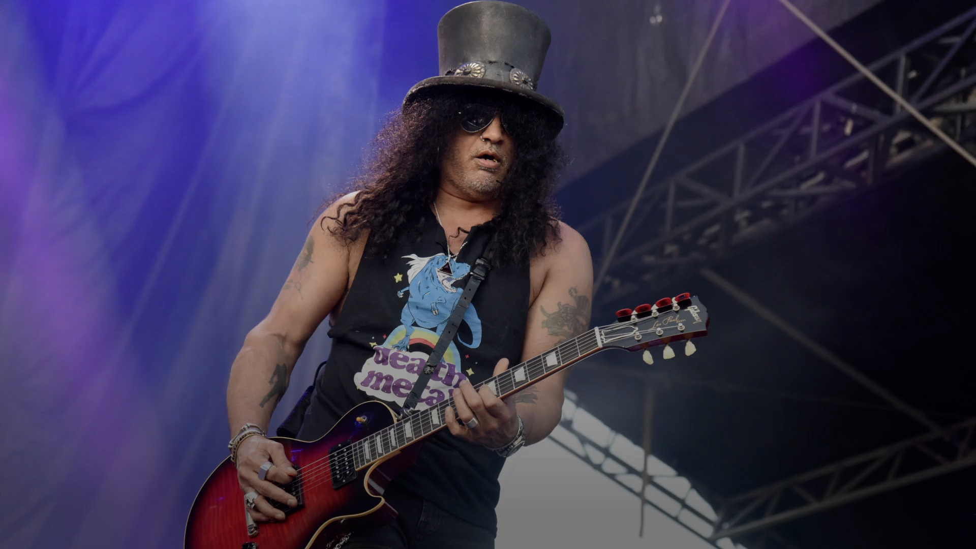 Slash celebrates 15 years of sobriety: Proud of you every day