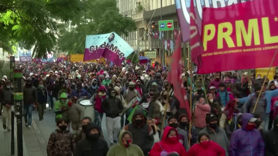 Argentineans protest against $7 billion debt deal