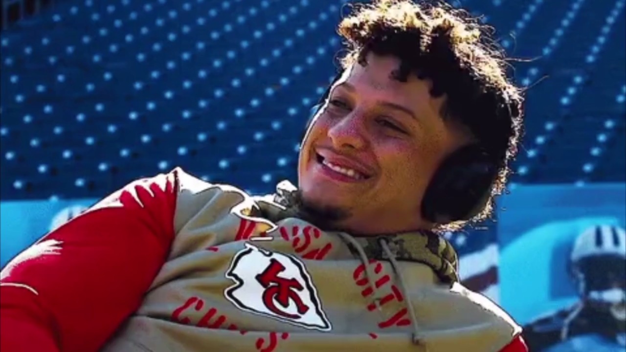 Patrick Mahomes misses Whataburger so much he's bringing 30 of them to  Kansas City, This is the Loop