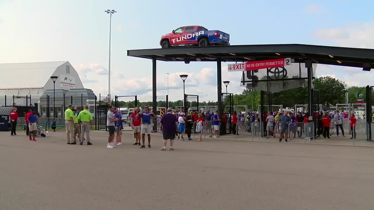 Buffalo Bills recommend fans arrive early at gates due to Highmark Stadium  'staffing challenges'