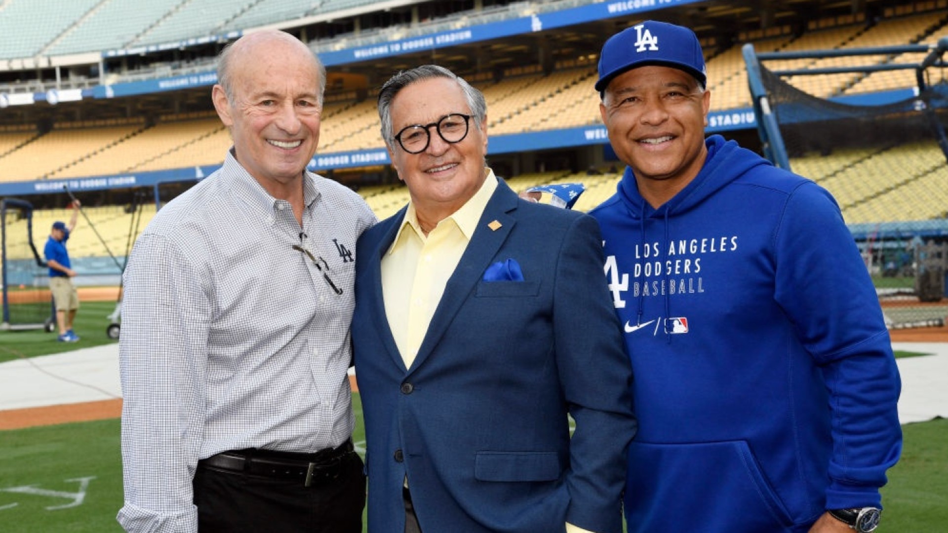 El legendario narrador latino de los Dodgers Jaime Jarrín anuncia