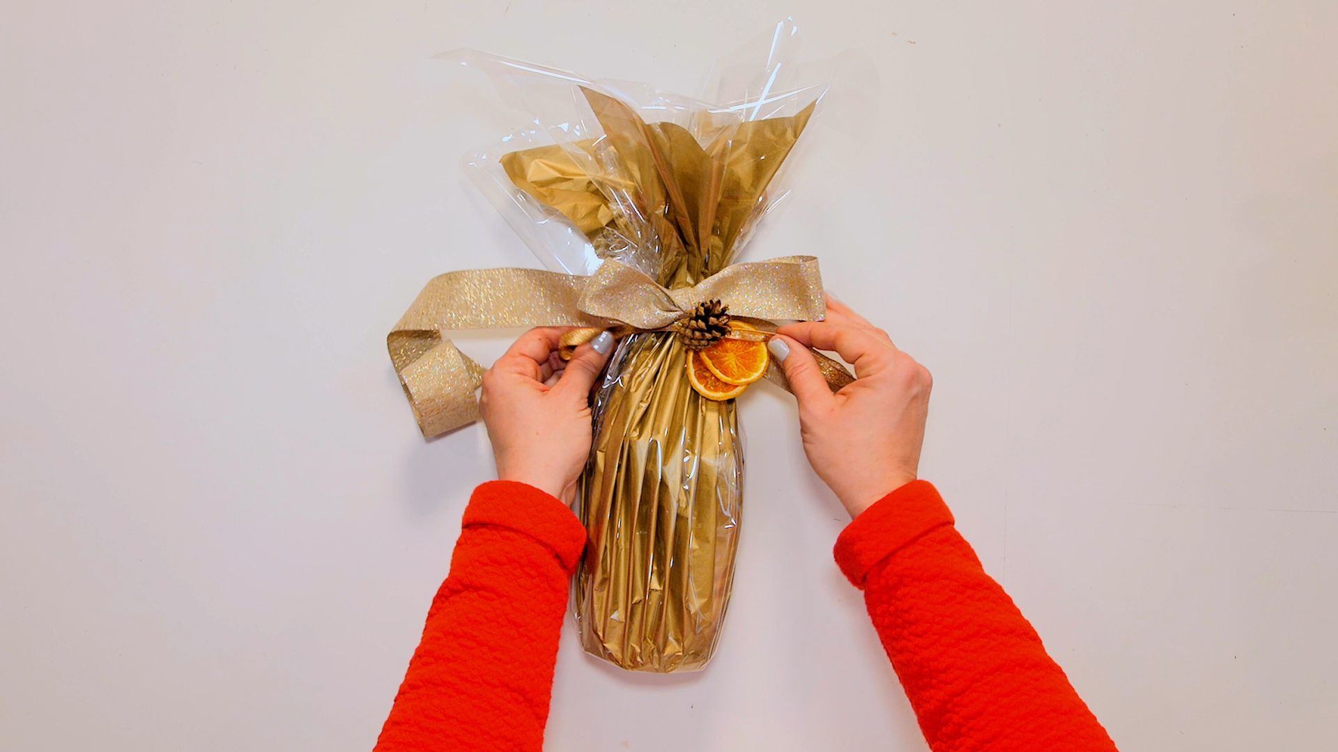 DIY Tutorial: Wine Packaging {Gift Wrap Idea} // Hostess with the ...