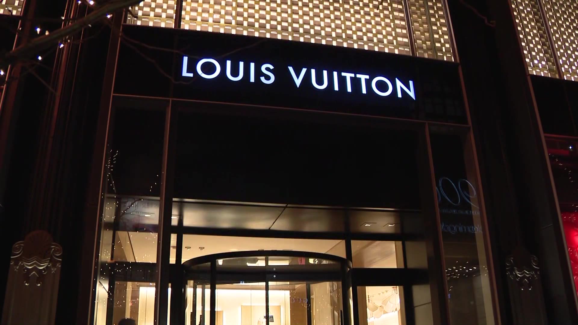 Oak Brook Police release photos of Louis Vuitton heist