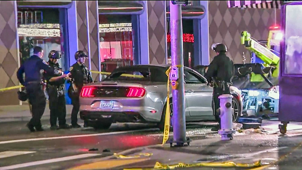 thieves ransack louis vuitton store in san francisco union square