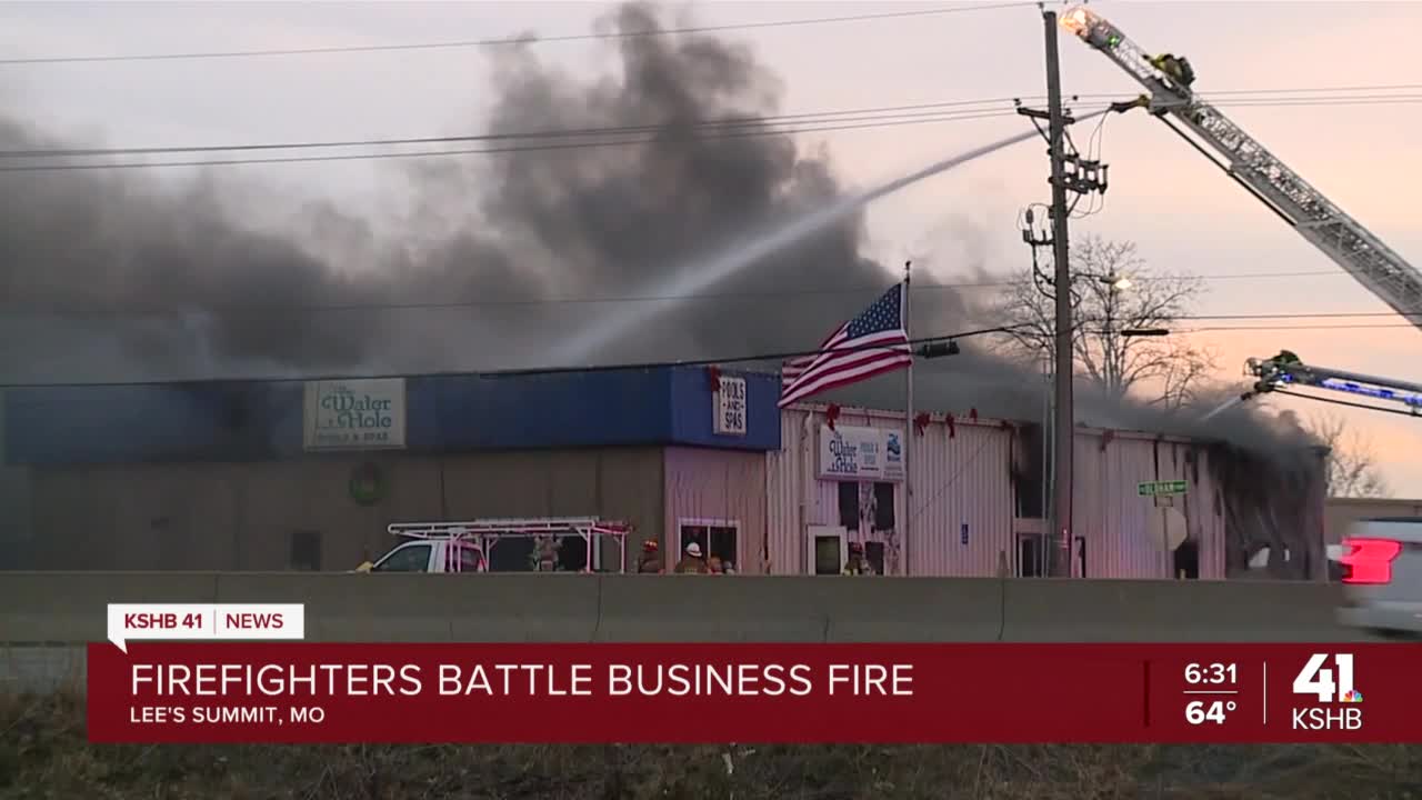 Lee's Summit Fire Department responding to fire at pool store