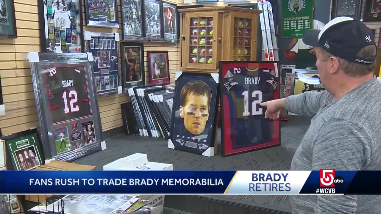 Autographed Tom Brady jerseys attract six-figure bids after retirement  announcement - Sports Collectors Digest