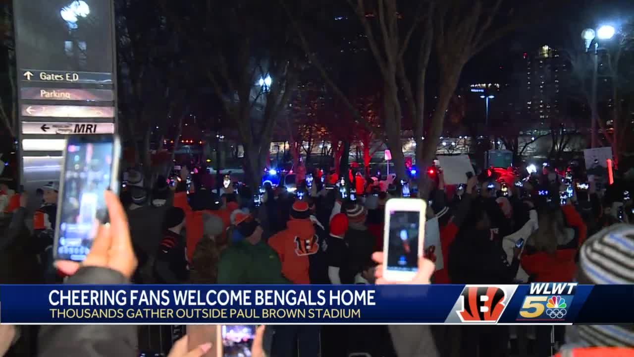 Super PBS Crowd Rallies Bengals For L.A. Trip