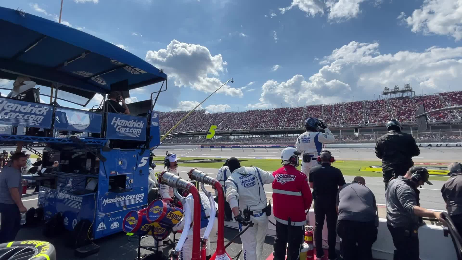 WATCH NASCAR pitstop on the No