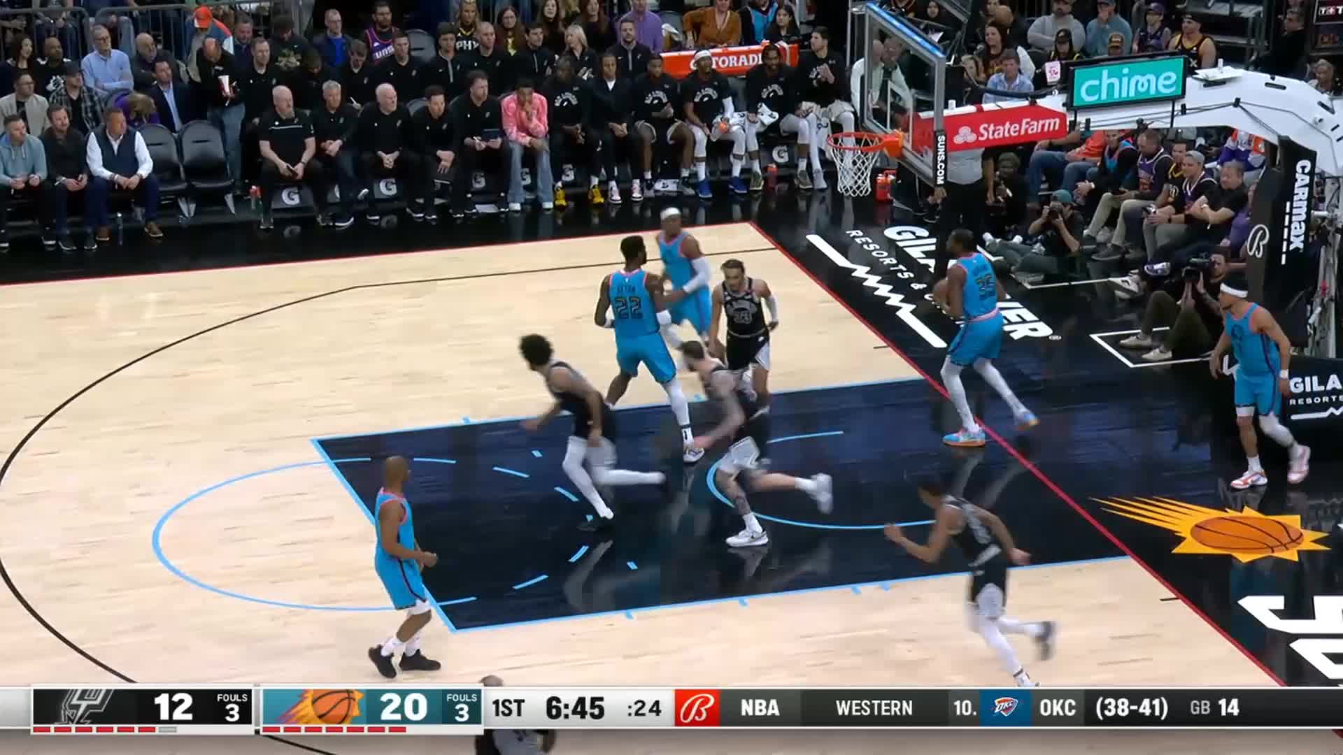 Dominick Barlow with a block vs the Phoenix Suns