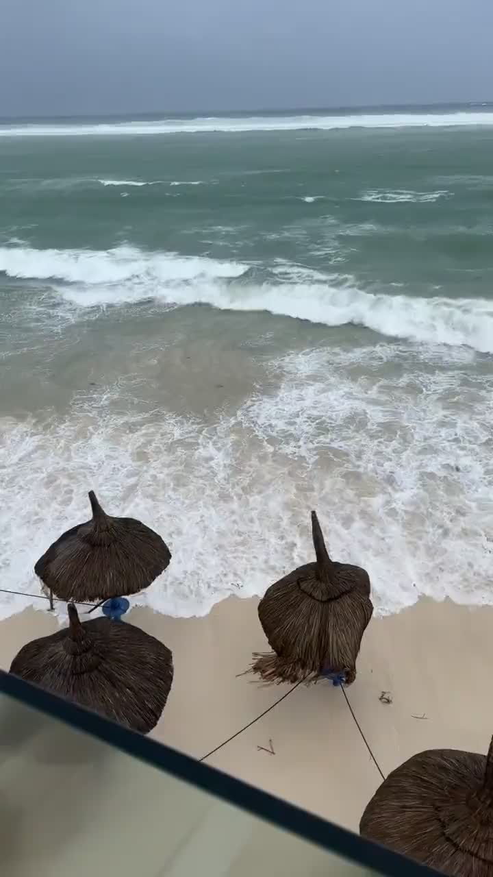 Storm Waves Surge Up Mauritius Beach as Tropical Cyclone Freddy Approaches