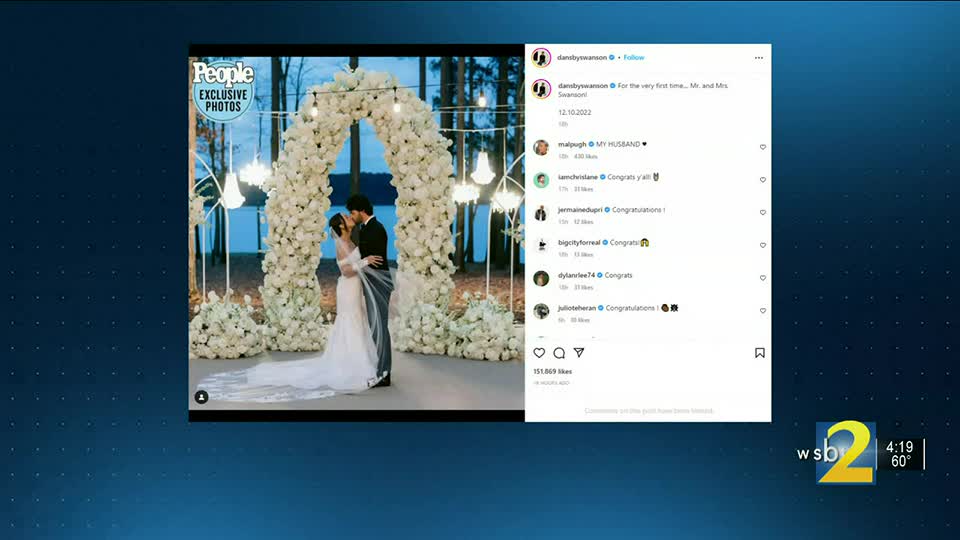 MLB shortstop Dansby Swanson MARRIES soccer star Mallory Pugh in 'enchanted  forest' ceremony
